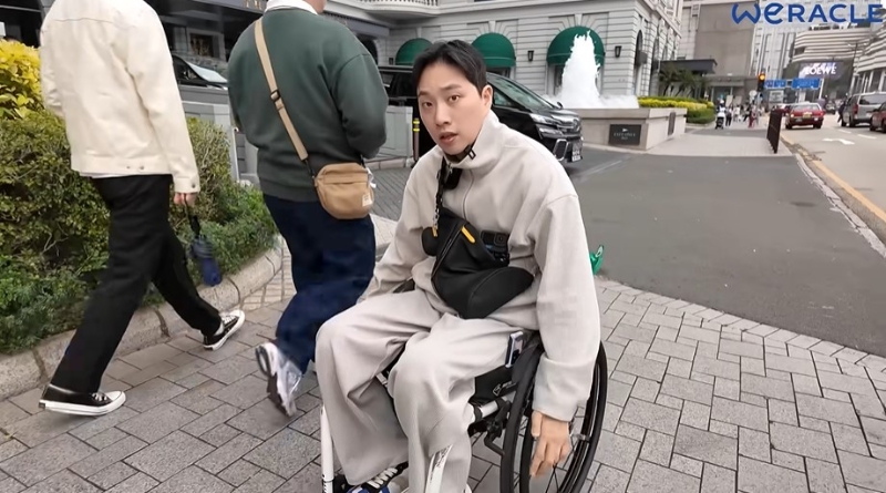 路途中发觉香港街道的行人路整体规划良好