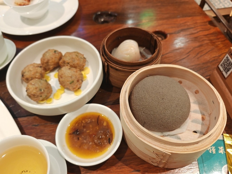 该名网民指所有点心也是即叫即蒸，保证热腾腾上桌