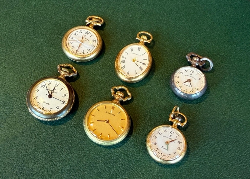 李兆基日常随身携带的怀表及其他私人珍藏及真迹将首次公开展出， 缅怀李兆基的生活点滴。