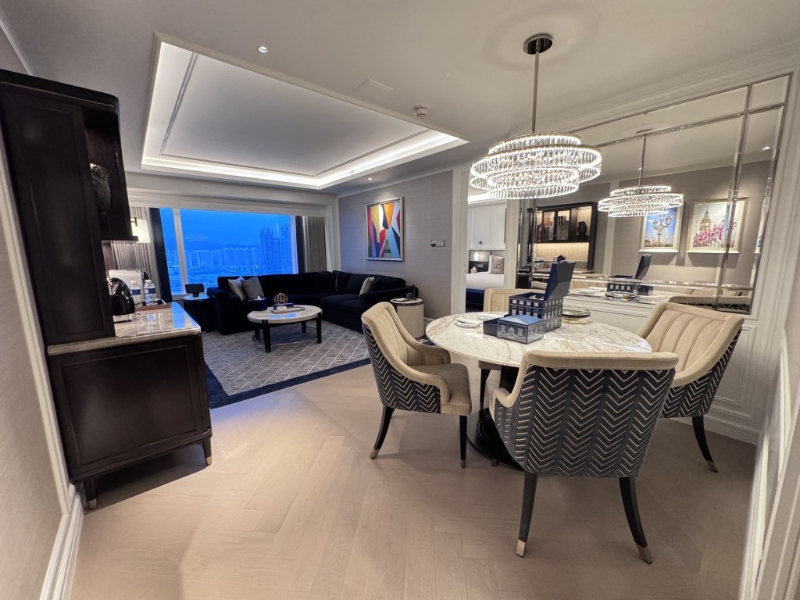 伦敦人名汇今年2月才正式开幕，这次试住的是有83平方米的一房式的查尔斯套房。