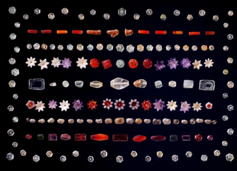 香港苏富比即将拍卖逾300颗佛宝圣物引起争议。 苏富比