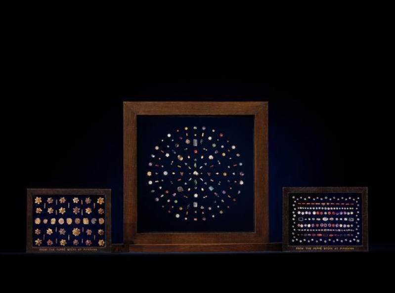 香港苏富比即将拍卖逾300颗佛宝圣物引起争议。苏富比