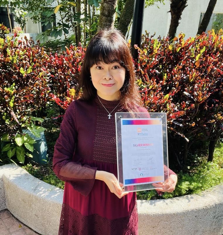 冯丽姝屡获教学殊荣,于2022年获「教育界奥斯卡」QS全球教学创新大奖颁发奖项。 冯丽姝屡获教学殊荣,于2022年获「教育界奥斯卡」QS全球教学创新大奖颁发奖项。