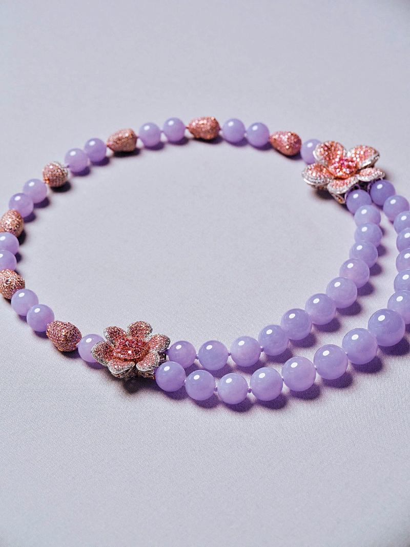 周大福《阿盖尔粉红钻翡翠项链》