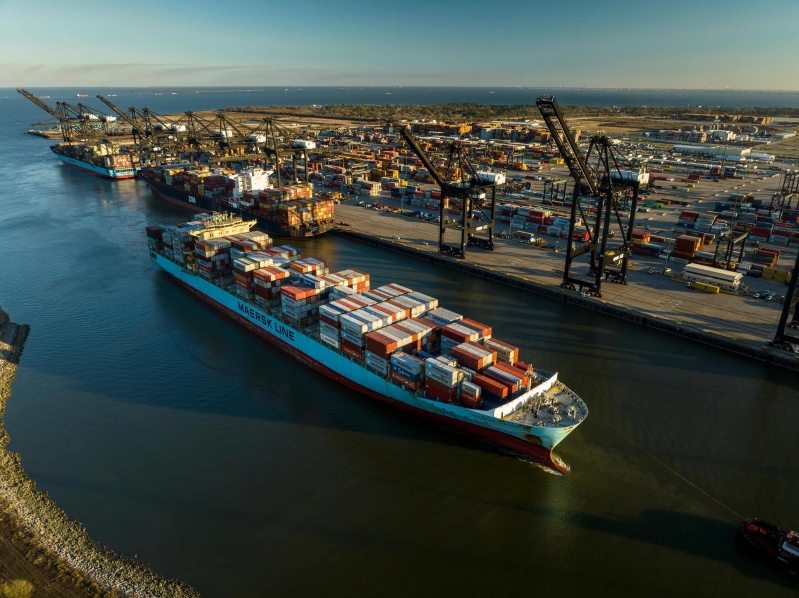 三月份的美国贸易赤字为1400亿美元，农业产品出