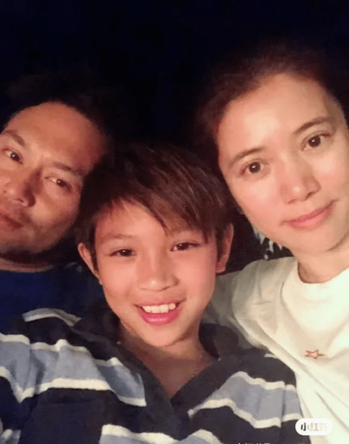 张慕童样貌似足袁咏仪拍《金枝玉叶》时。 张慕童样貌似足袁咏仪拍《金枝玉叶》时。