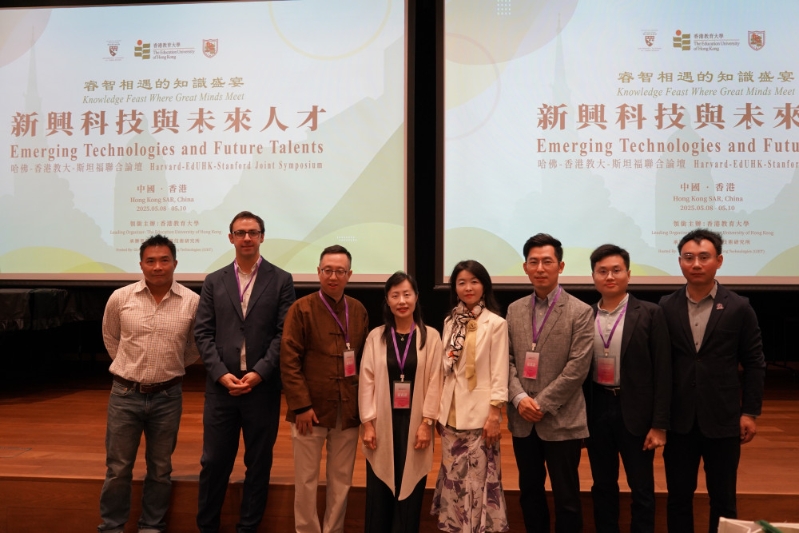 高影响力国际期刊论文发表工作坊的编辑们与郑美红副校长合影留念