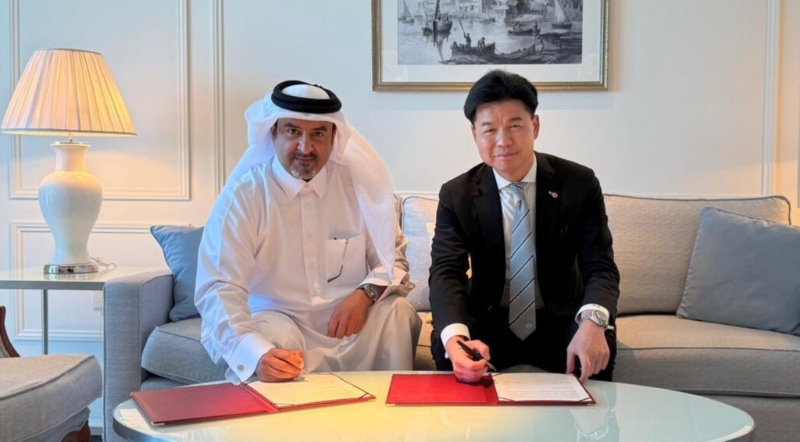 律师会会长汤文龙与卡塔尔律师协会主席Mubarak Al Sulaiti代表双方机构签署谅解备忘录。 （律师会提供）1