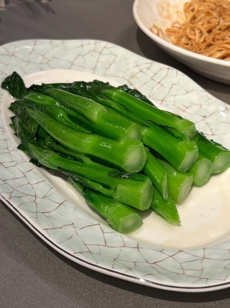 台湾旅客早前来港首次品尝菜心后就对其念念不忘，大赞味道“惊为天人”，没想到却引起一场台港网民大战。