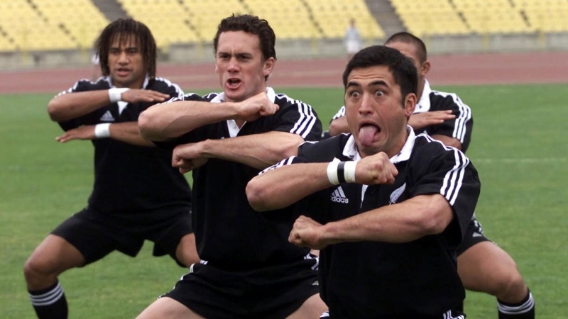 新西兰榄球员跳哈卡（Haka）战舞。