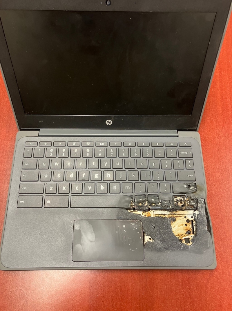 学区发布Chromebook烧毁的照片呼吁家长及学生注意