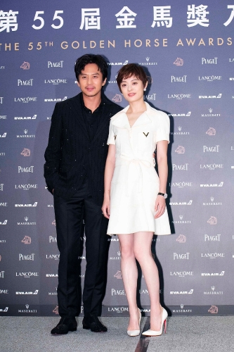 邓超与爱妻孙俪曾一同入围金马奖。