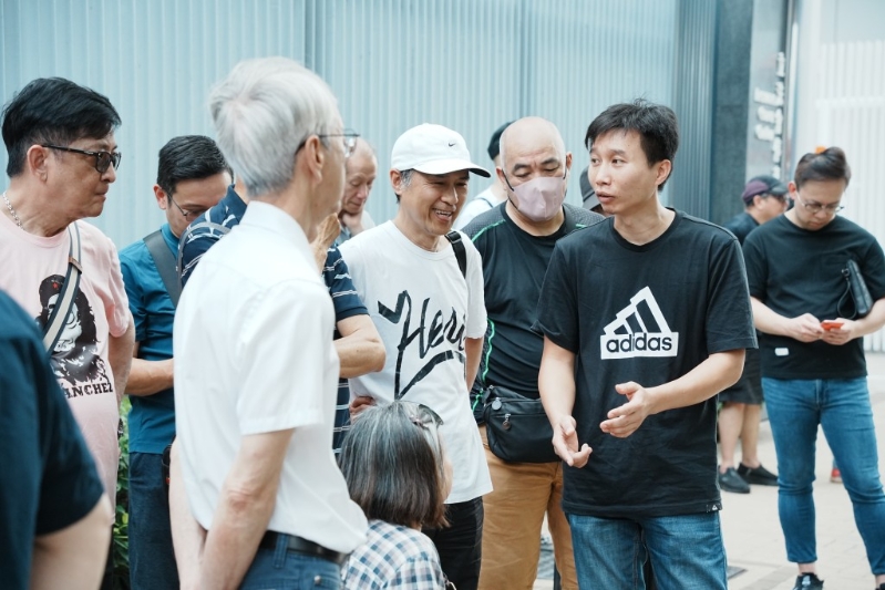 的士业界约50名的士车主请愿。