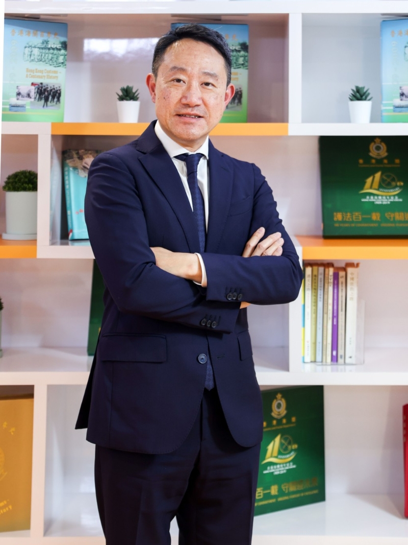 陈子达表示，利用大数据及人工智能，精准抽查高风险旅客及货物，达致便商利贸，提升香港竞争力。　