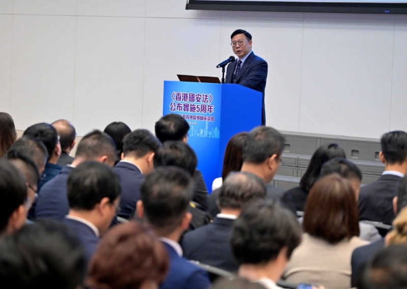 律政司副司長張國鈞博士,在《香港國安法》公布實施5周年國家安全教育地區導師座談會發表專題演講。(民青局提供圖片)