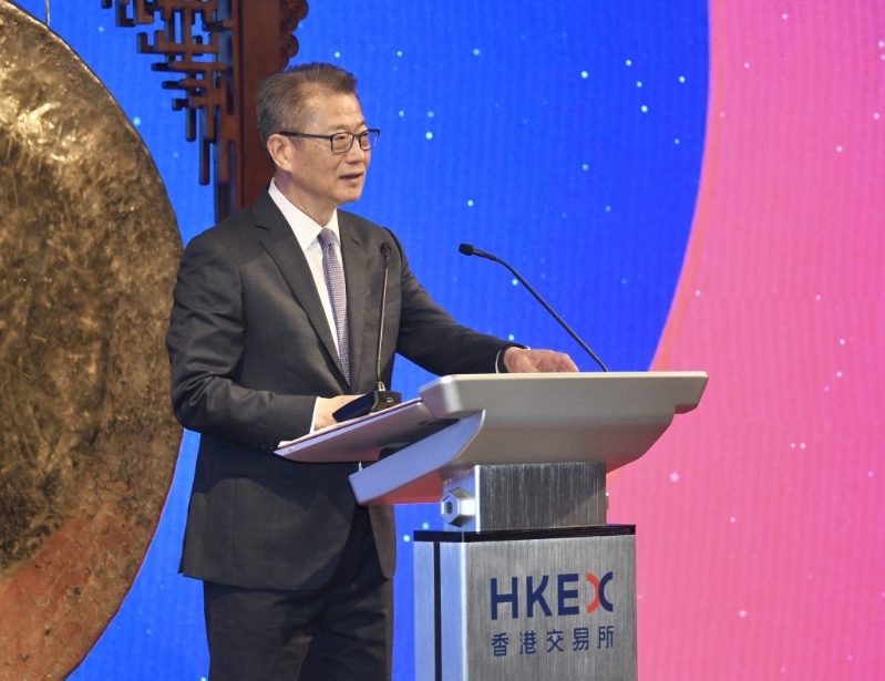 财政司司长陈茂波致辞指,宁德时代在港交所挂牌有两个层面上的重要意义。 财政司司长陈茂波致辞指,宁德时代在港交所挂牌有两个层面上的重要意义。