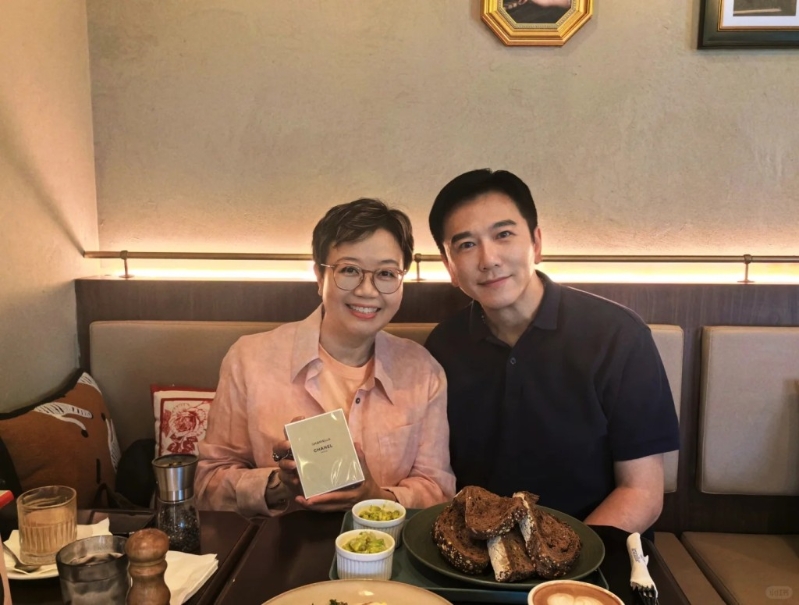 温兆伦陈宝华合体掀集体回忆。 温兆伦陈宝华合体掀集体回忆。