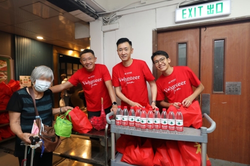 建华集团主席凌伟业认为食物福袋对巿民是随手可得的物品，但对长者及基层便是生活必需品。