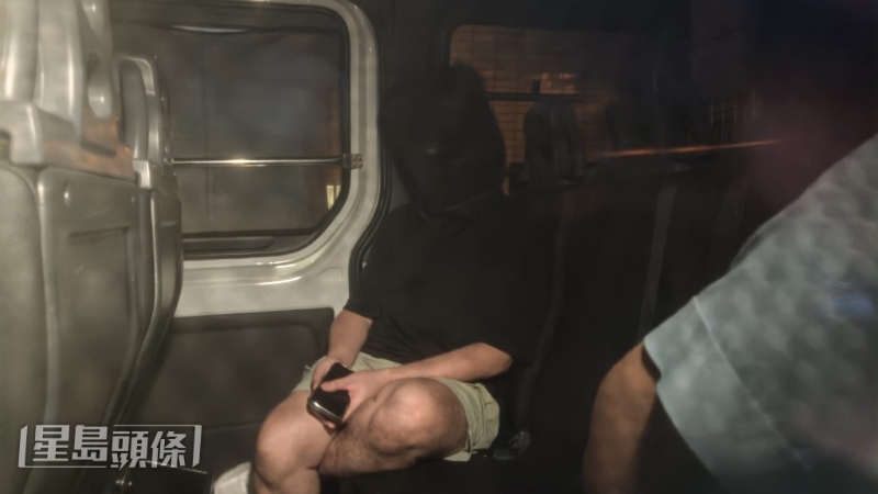 Tesla男司机被捕。