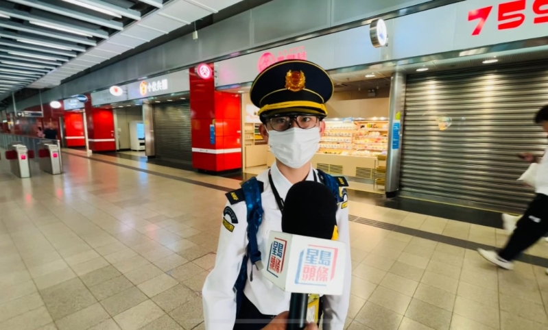 年纪轻轻的赖同学一早便穿着整齐的升旗队制服上学，他表示，知道将军澳线昨日坏车，但未有特别调整出门返学时间。