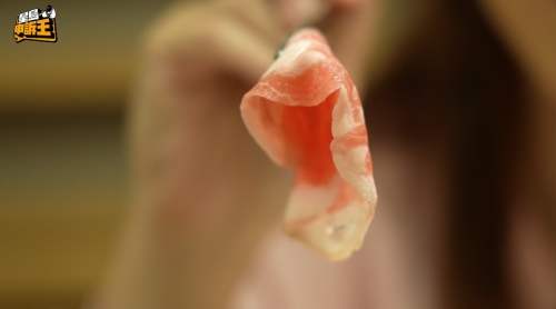 网友亦不满餐厅提供之肉片比纸更薄。