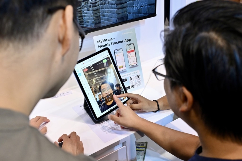 全境智能有限公司研发人工智能健康监测应用程序，用户只要在有充足灯光的环境，就可透过智能手机或平板电脑的镜头进行30秒扫描，监测心跳率、呼吸率、血氧、血压等健康数据。