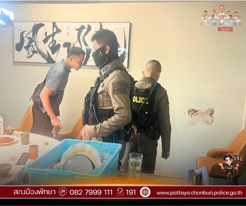 墙上留有血迹。