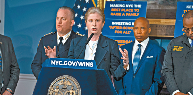 蒂施表示，枪案数字创新低与警力部署得当有关。