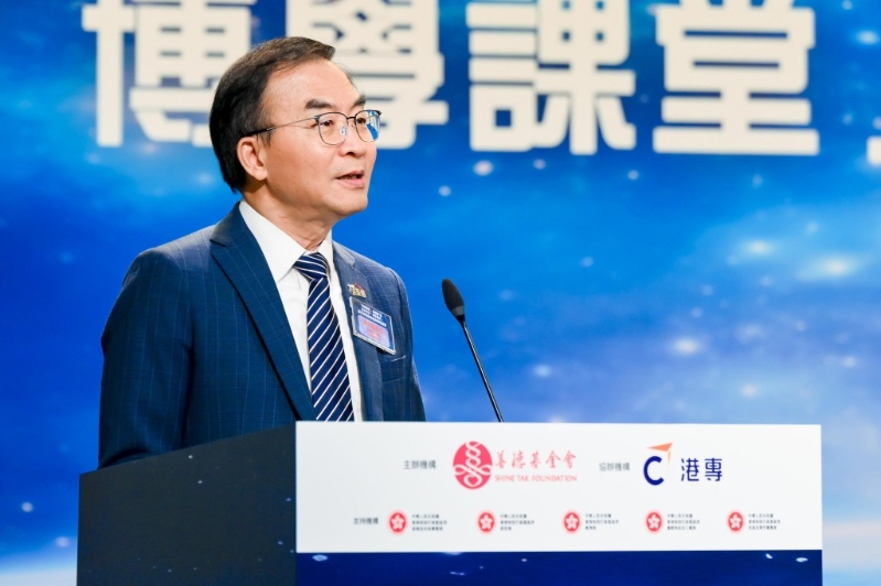 全国政协委员、港专学院校长陈卓禧。