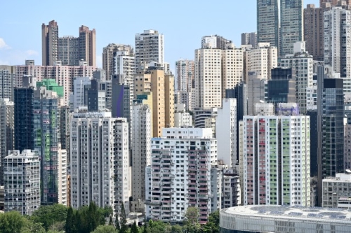 广东地震影响了香港。哪种类型的特性受香港地