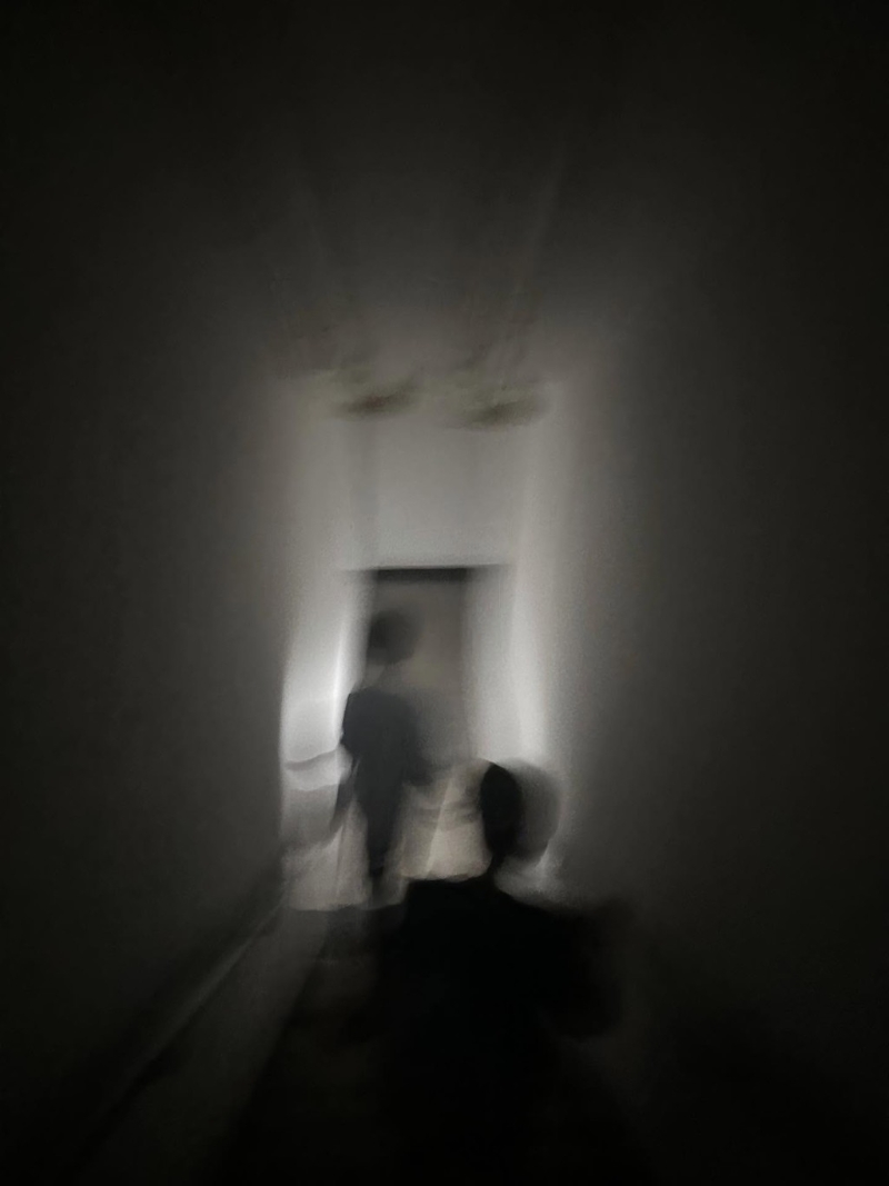 炎明熹绝迹幕前接近一年,近日她转用Threads分享一张黑白照。 炎明熹绝迹幕前接近一年,近日她转用Threads分享一张黑白照。