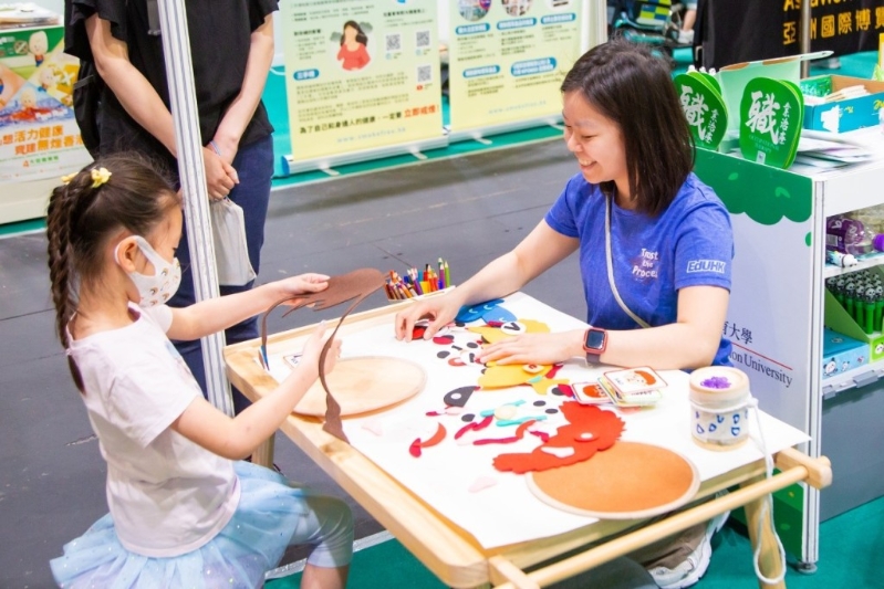 小朋友可现场实试游戏治疗的活动。