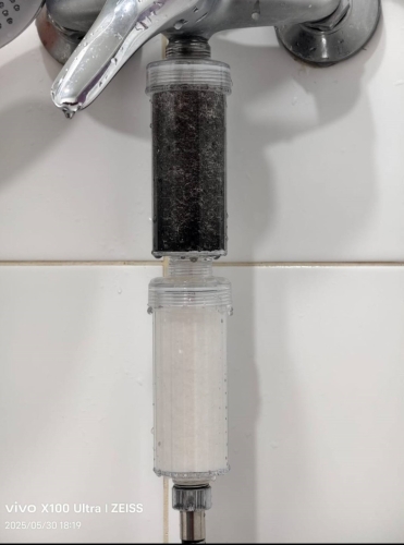 滤芯满布黑色物。 滤芯满布黑色物。