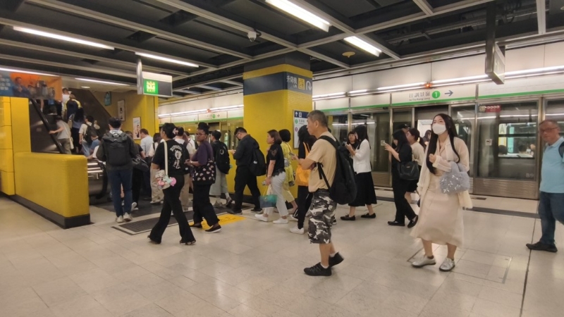 据了解，警方有意将港铁的闭路电视接驳至“锐眼”系统，最快今年内驳通