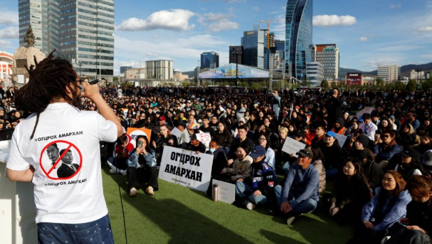 蒙古民众在首都乌兰巴托示威。