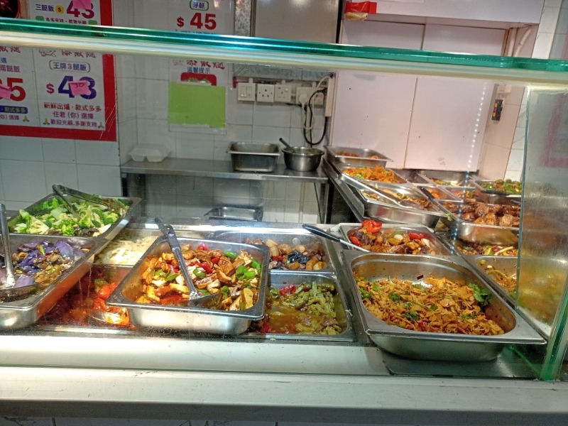 “添饭餸”为香港两餸饭龙头店之一