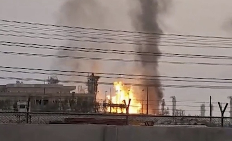 全球最大的南帕尔斯天然气田设施被击中起火。