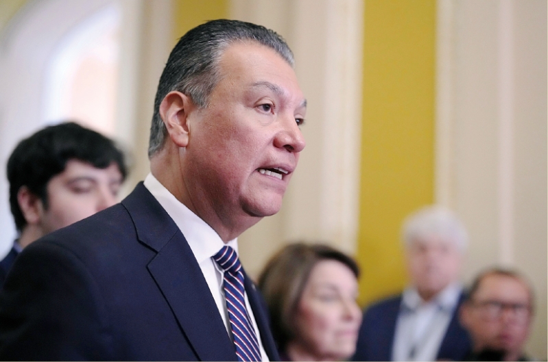 美国加州民主党参议员