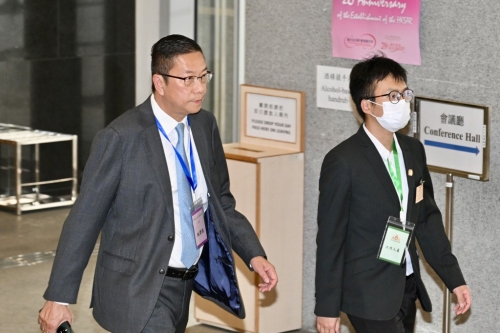 全国政协常委施荣怀。 刘骏轩摄