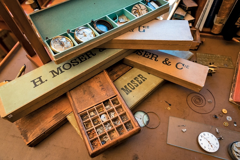 藉这些充满历史印记的腕表零件与陈设,已可推敲当时的亨利慕时先生是何其热爱制表。 藉这些充满历史印记的腕表零件与陈设,已可推敲当时的亨利慕时先生是何其热爱制表。