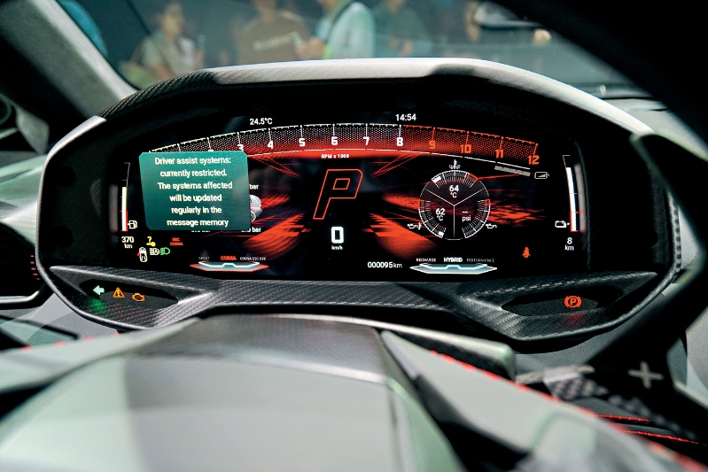 12.3吋数码表板可随不同驾驶模式变换显示。 12.3吋数码表板可随不同驾驶模式变换显示。