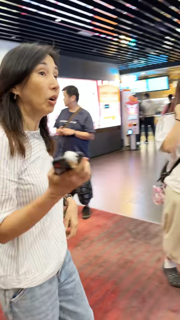 不少内地网民都认为柏安妮似乎太瘦。 不少内地网民都认为柏安妮似乎太瘦。