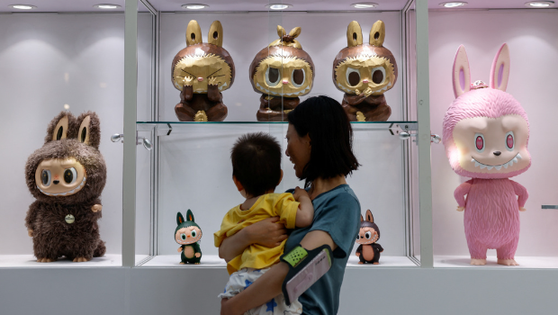 部分人士认为,泡泡玛特正在成为“东方迪斯尼”。 部分人士认为,泡泡玛特正在成为“东方迪斯尼”。