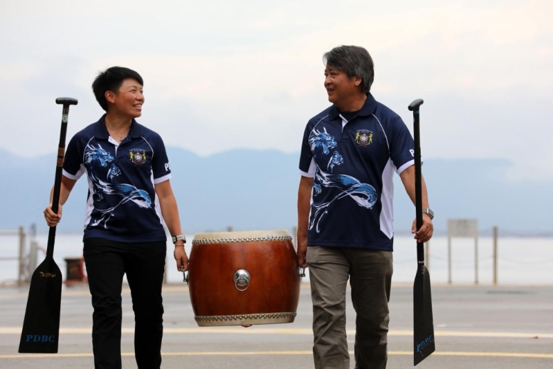 叶耀熙（右）和林沛祺(左)均加入警察龙舟会多年，积极参与本地及海外比赛，并为慈善活动出力。