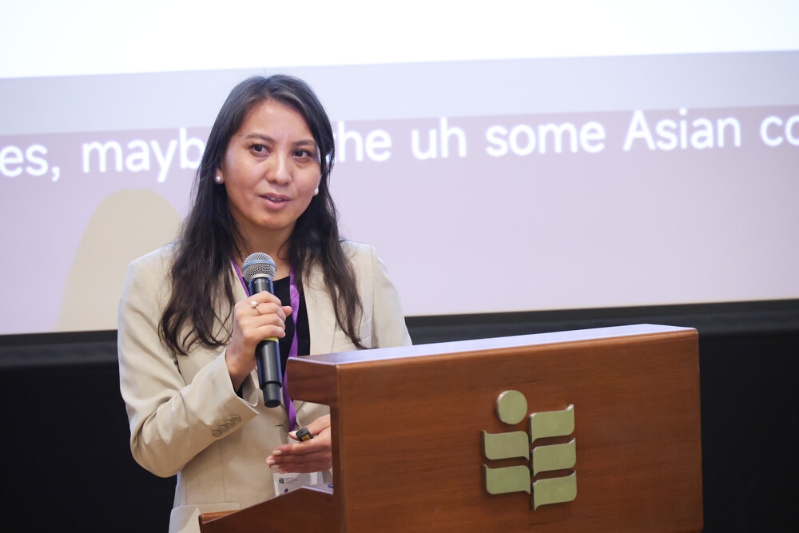 阿里法拉比哈萨克国立大学和哈萨克国立女子师范大学迪娜拉·道恩博士发表主题演讲。