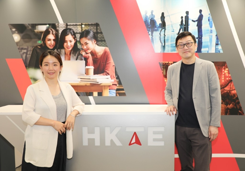 左起：香港英诺天使基金初级合伙人吴戈、香港科技青年联合会会长胡盛龙。