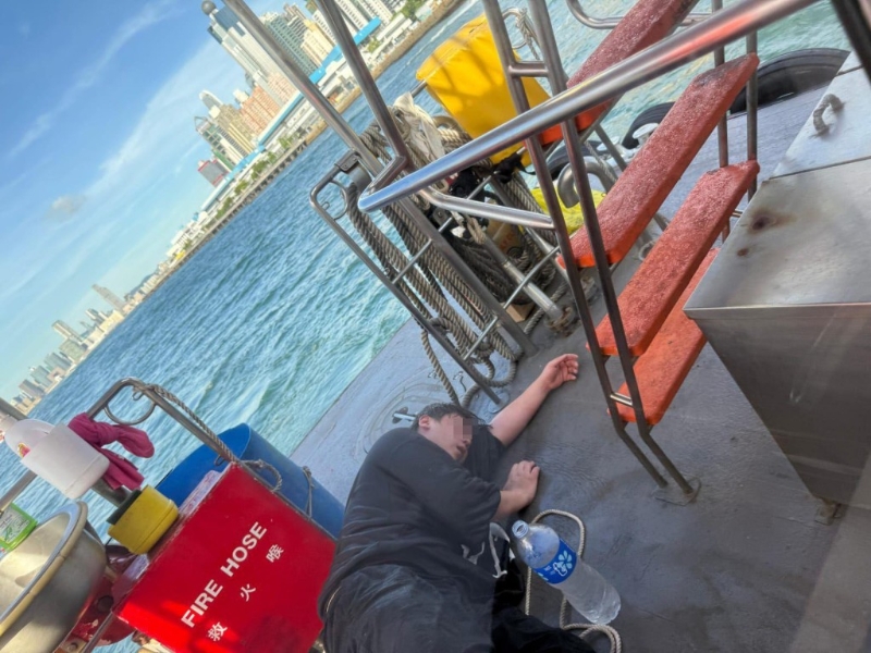 姜涛堕海后获救的照片曝光