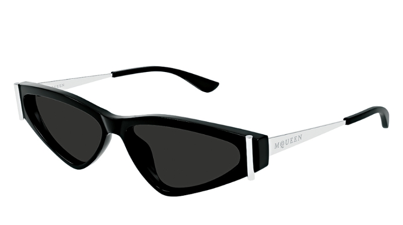 Alexander McQueen黑色猫眼形醋酸纤维太阳眼镜，渗注Y2K美学风格。（$3,170）