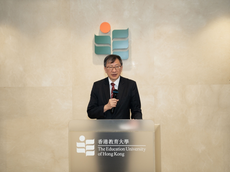 教大校长李子建教授感谢海南诚煕投资有限公司的捐赠,并期待是次合作取得丰硕成果。 教大校长李子建教授感谢海南诚煕投资有限公司的捐赠,并期待是次合作取得丰硕成果。