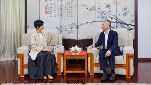 何永贤昨进行访京最后一日行程